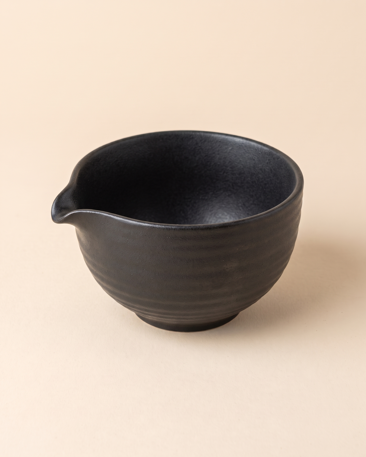 Ceramic Matcha Bowl with Spout – Black