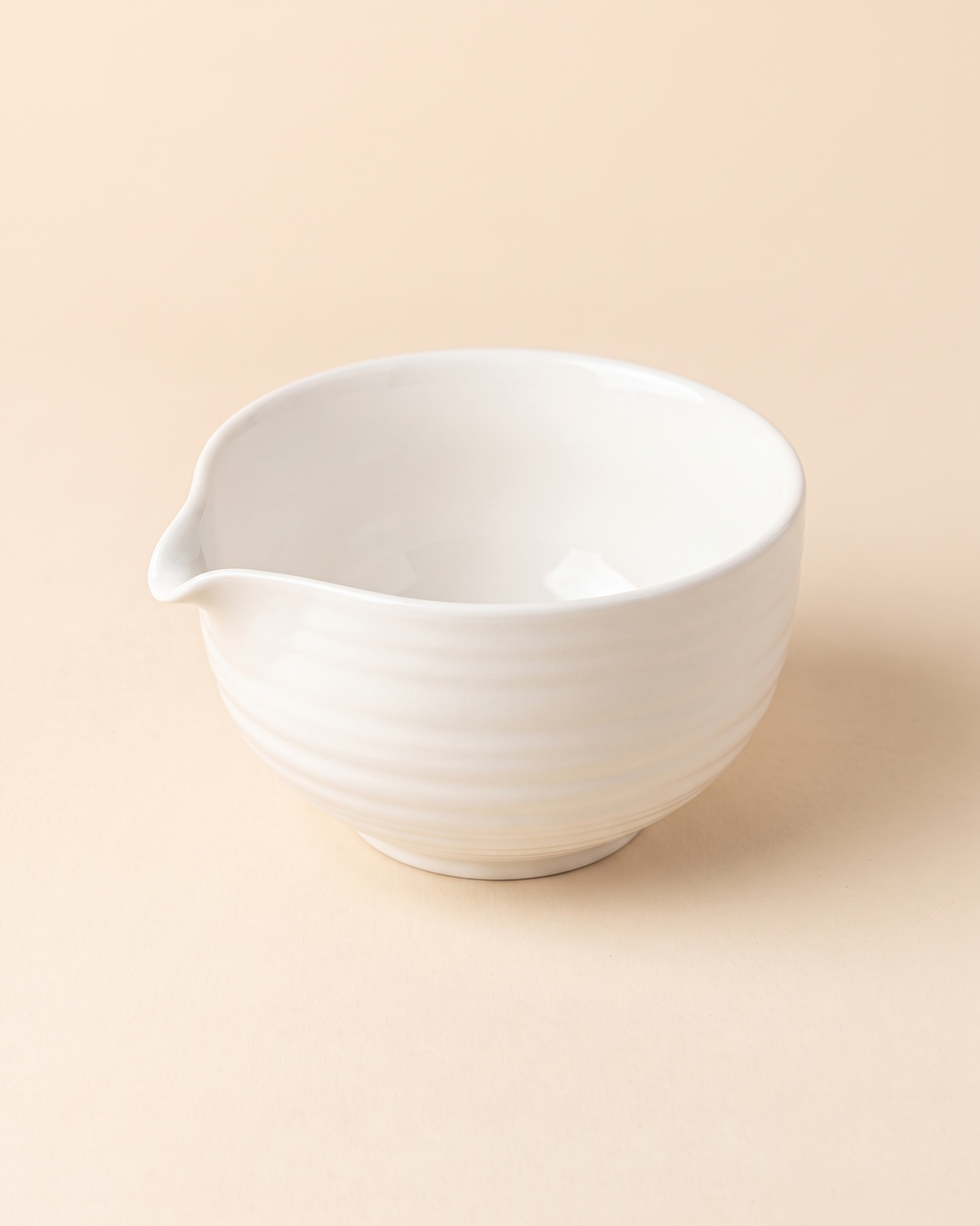 Ceramic Matcha Bowl with Spout – White