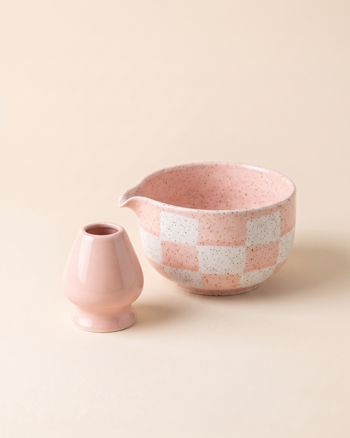 2-Piece Checkerboard Bowl & Holder Set – Pink