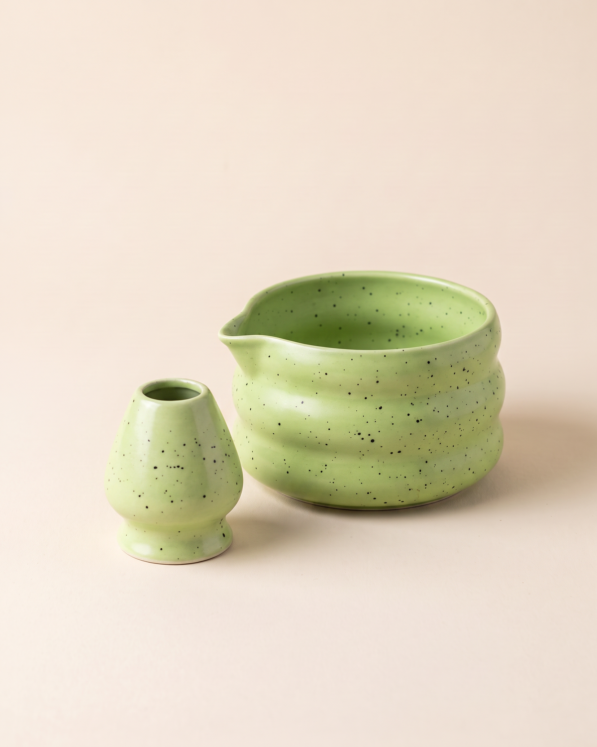 2-Piece Speckled Matcha Bowl & Holder Set – Green