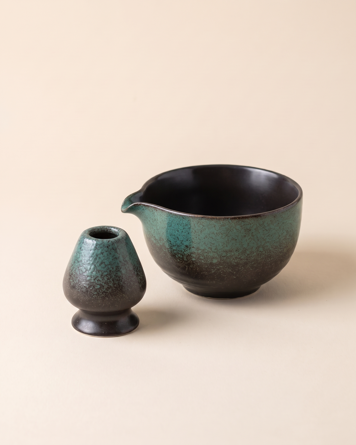 2-Piece Matcha Bowl & Holder Set with Spout – Teal