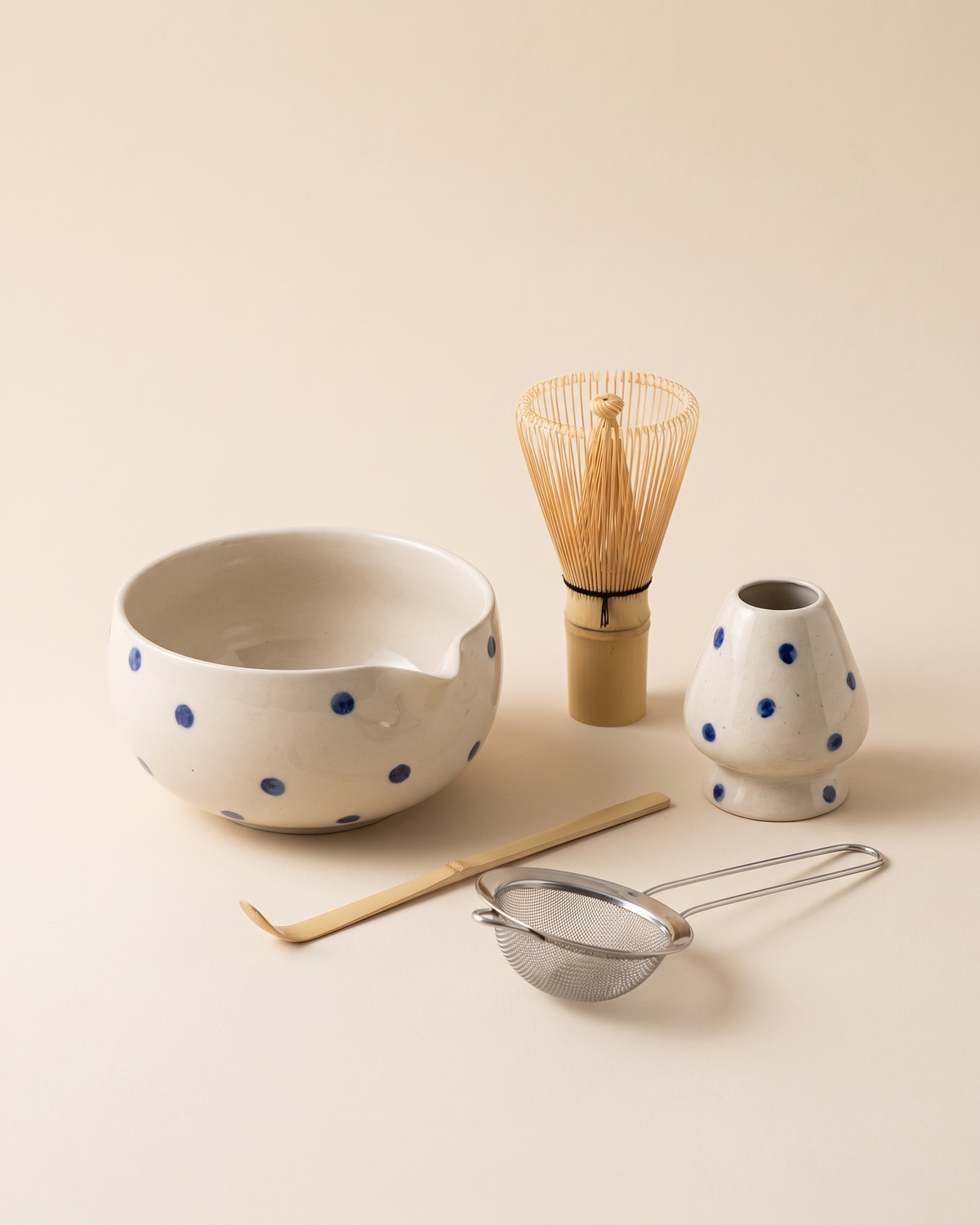 5-Piece Patterned Matcha Set with Bowl, Whisk, Holder, Scoop & Sifter – Blue Dots